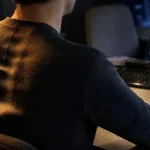 Douleur omoplates dos : posture et cervicales entre les omoplates